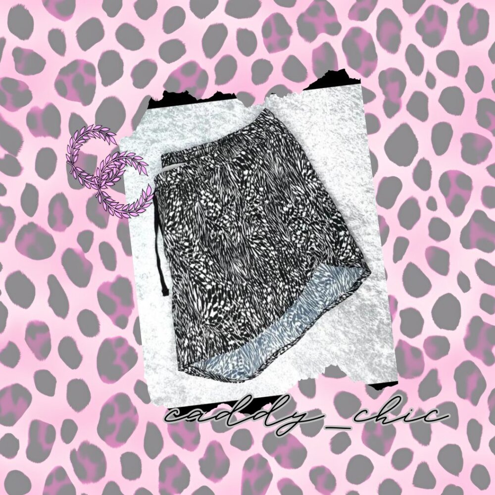 NWT Old Navy Dolphin Hem Running Shorts - Size Large